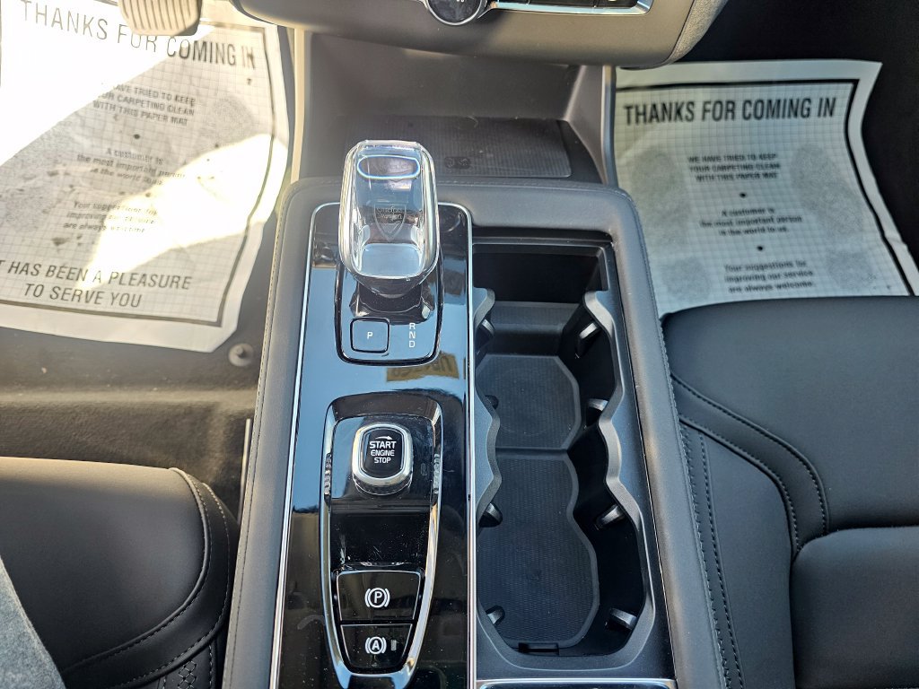 Certified 2025 Volvo XC90 B5 Plus AWD/4WD image 48
