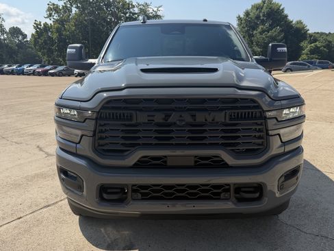 New 2026 RAM 2500 Tradesman AWD/4WD image 3