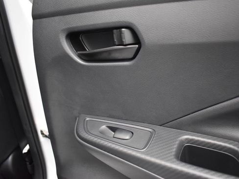 Used 2025 Nissan Versa S w/ Lighting Package image 18