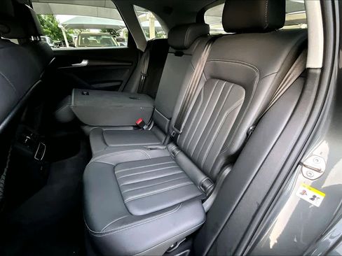 Used 2023 Audi Q5 2.0T Premium Plus w/ Premium Plus Package AWD/4WD image 21