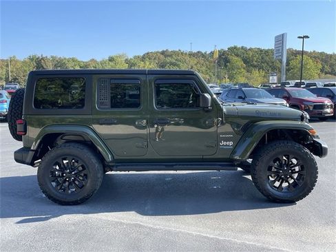 Used 2022 Jeep Wrangler Unlimited Sahara w/ Cold Weather Group image 46