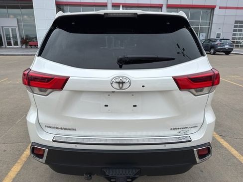 Used 2019 Toyota Highlander Limited image 8