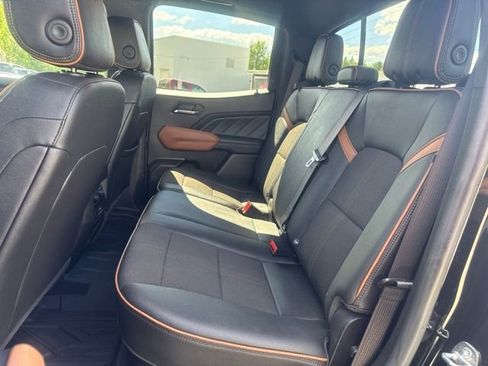 Used 2023 GMC Canyon AT4 AWD/4WD image 30