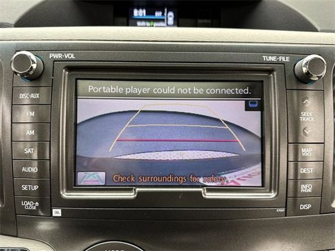 Used 2014 Toyota Sienna Limited image 17