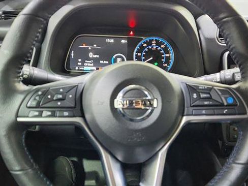 Used 2022 Nissan Leaf SV w/ SV Technology Package image 18