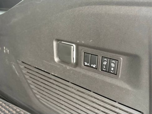 Used 2024 GMC Yukon XL Denali Ultimate image 36