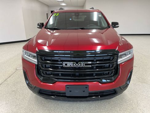 Used 2023 GMC Acadia SLE w/ Driver Convenience Package image 2