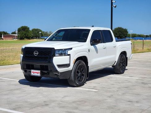 Certified 2026 Nissan Frontier SV w/ SV Convenience Package RWD image 2