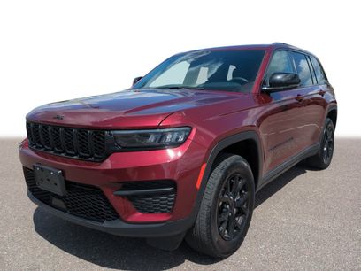Used 2025 Jeep Grand Cherokee Altitude