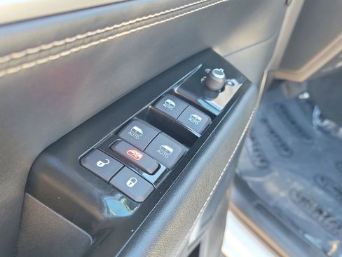 Used 2022 Jeep Wagoneer Series II AWD/4WD image 18