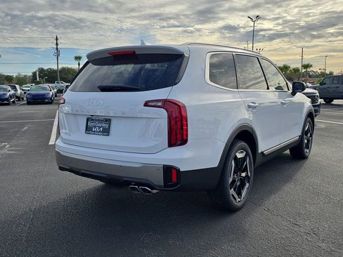 New 2025 Kia Telluride S image 8