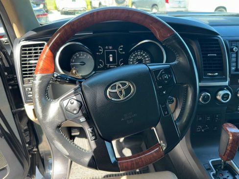 Used 2018 Toyota Sequoia Platinum image 15