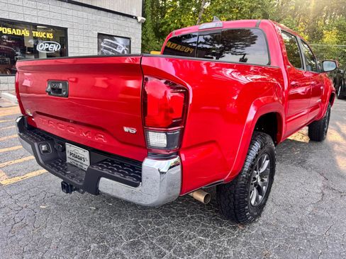 Used 2020 Toyota Tacoma SR5 RWD image 7