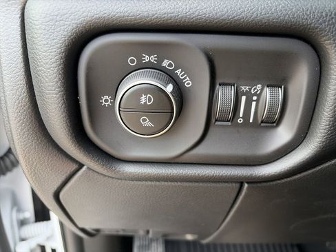 New 2026 RAM 2500 Laramie AWD/4WD image 20