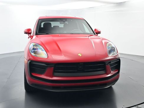 Certified 2025 Porsche Macan AWD/4WD image 18