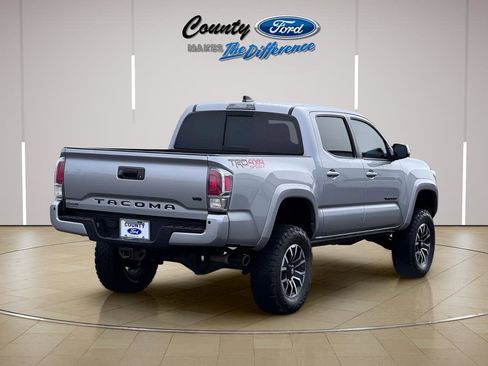 Used 2021 Toyota Tacoma TRD Sport w/ Technology Package image 8