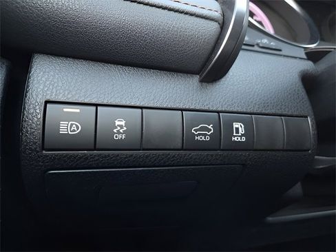 Used 2020 Toyota Camry LE image 23