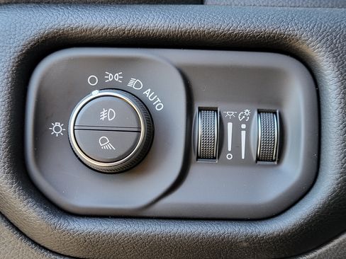 New 2026 RAM 1500 Big Horn AWD/4WD image 9
