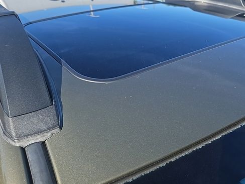 Used 2021 Subaru Outback Limited XT image 2