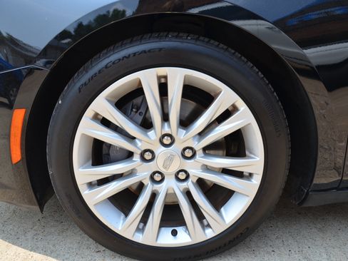 Used 2018 Cadillac XTS Luxury AWD/4WD image 11