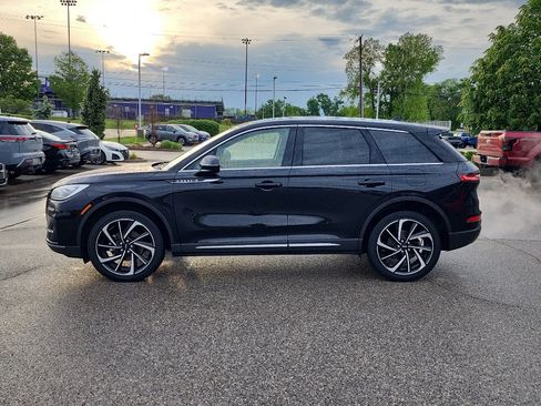 Used 2024 Lincoln Corsair Reserve w/ Equipment Group 201A AWD/4WD image 4