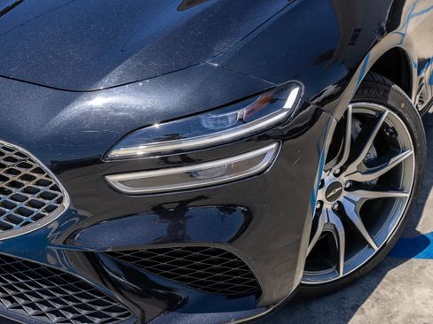 Used 2025 Genesis G70 2.5T RWD image 8