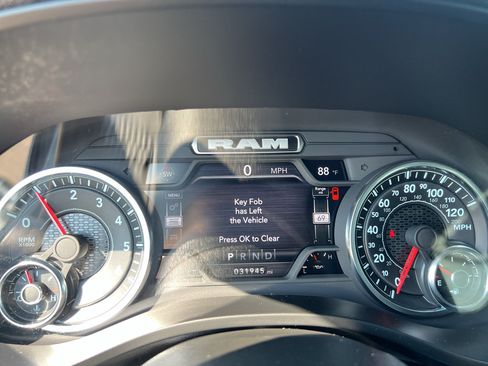 Used 2024 RAM 1500 Laramie AWD/4WD image 11