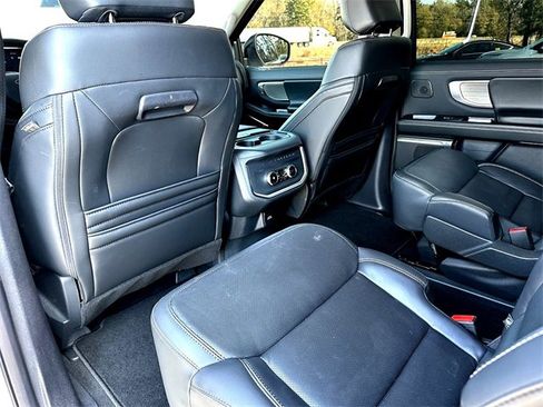 Used 2025 Ford Expedition Platinum w/ Driver's Package image 20