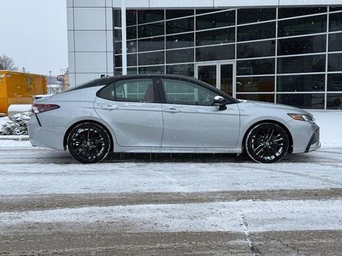 Used 2023 Toyota Camry XSE image 2