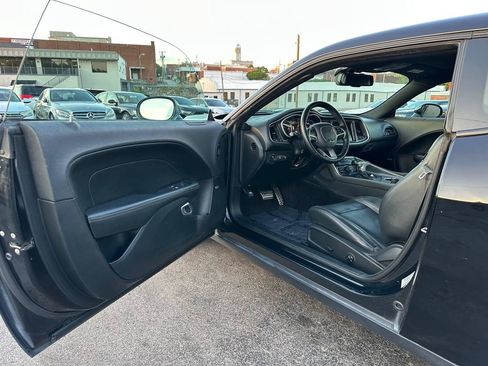 Used 2016 Dodge Challenger SXT Plus RWD image 13