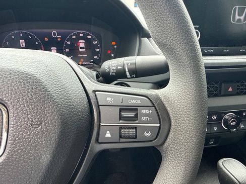 Used 2025 Honda Accord SE image 17