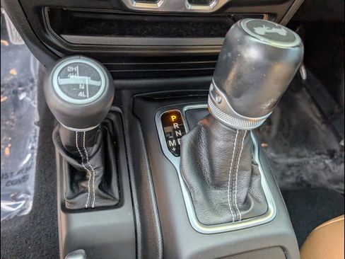 Used 2021 Jeep Wrangler Unlimited Sahara AWD/4WD image 15