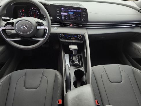 Used 2022 Hyundai Elantra SEL FWD image 12