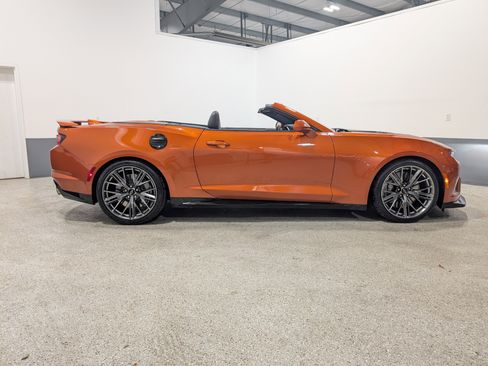 Used 2022 Chevrolet Camaro ZL1 image 4
