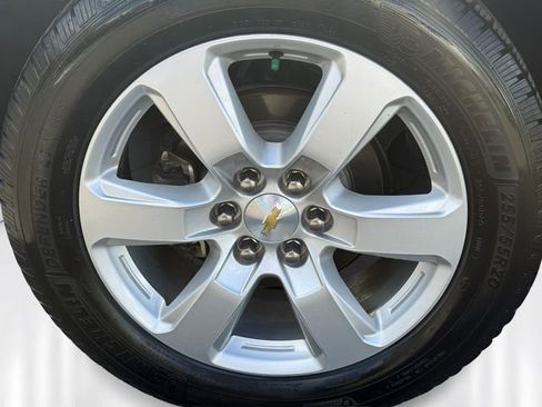 Used 2017 Chevrolet Traverse LT w/ Style and Technology Package AWD/4WD image 11
