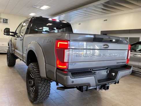 Used 2022 Ford F250 Lariat w/ Black Appearance Package image 5