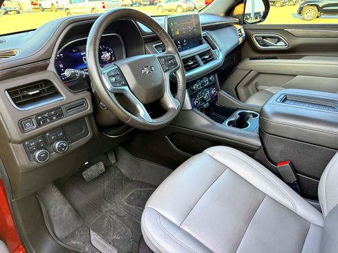 Used 2023 Chevrolet Tahoe Z71 w/ Luxury Package image 11