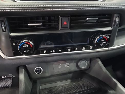 Used 2021 Nissan Rogue S FWD image 25