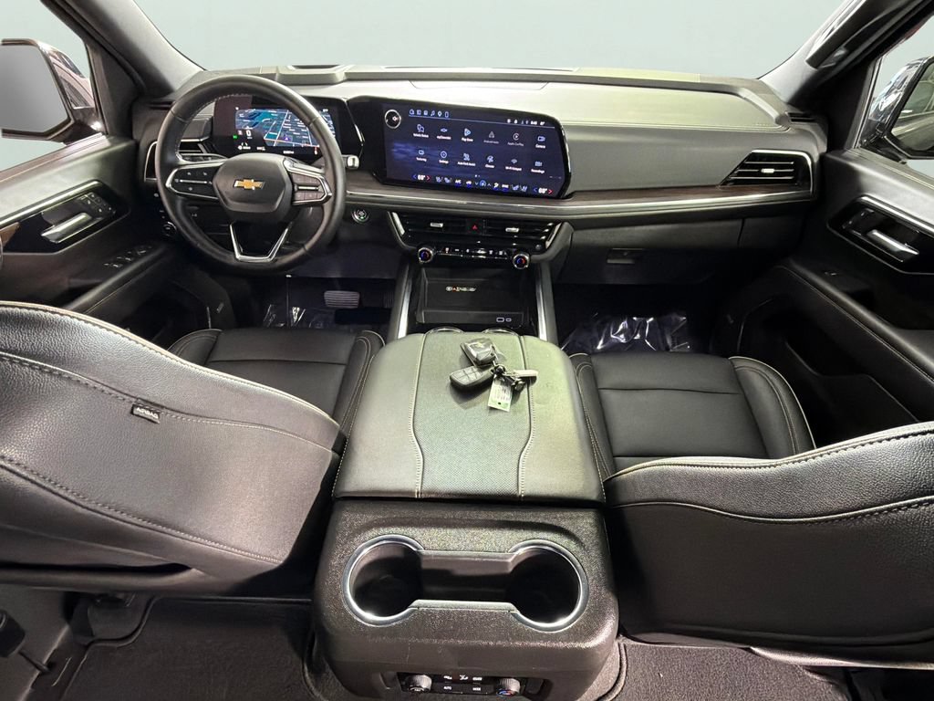 Used 2026 Chevrolet Suburban Premier AWD/4WD image 35
