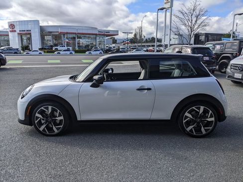 Certified 2025 MINI Cooper S image 9