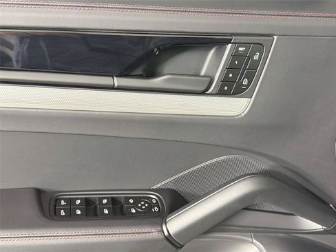 Certified 2026 Porsche Cayenne S AWD/4WD image 30