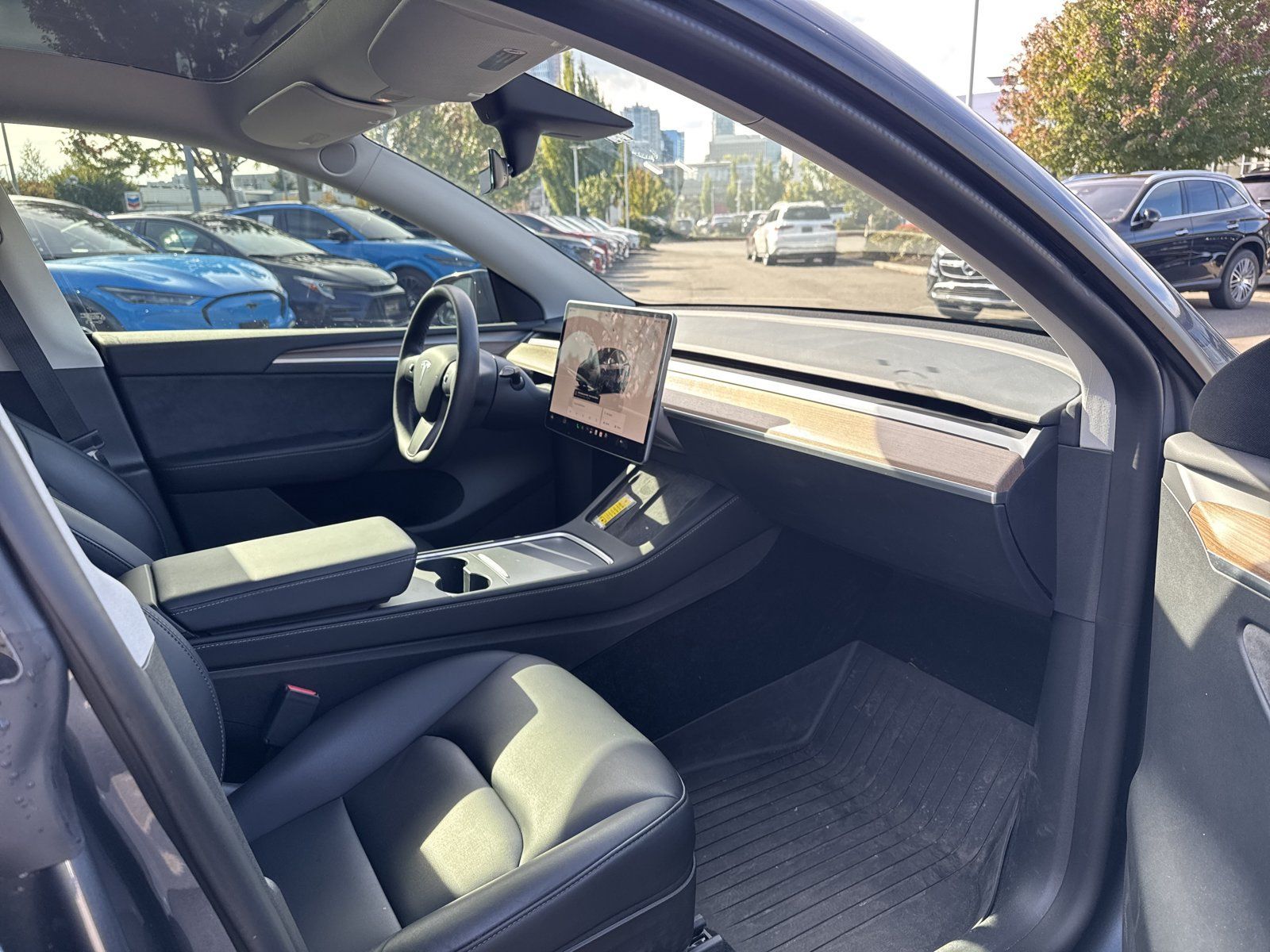 Used 2022 Tesla Model Y Long Range AWD/4WD image 13