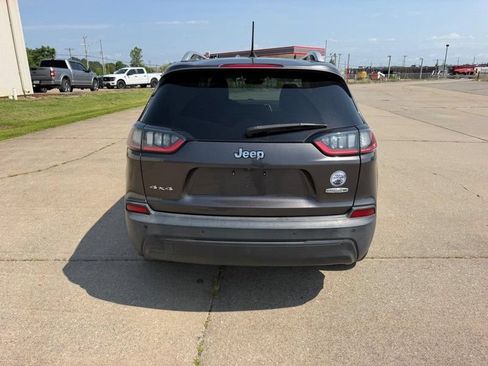 Used 2020 Jeep Cherokee Latitude Plus AWD/4WD image 4