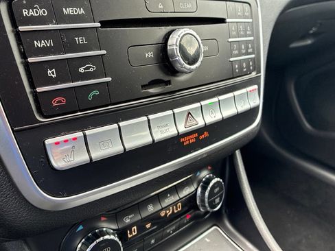 Used 2019 Mercedes-Benz GLA 250 4MATIC image 29