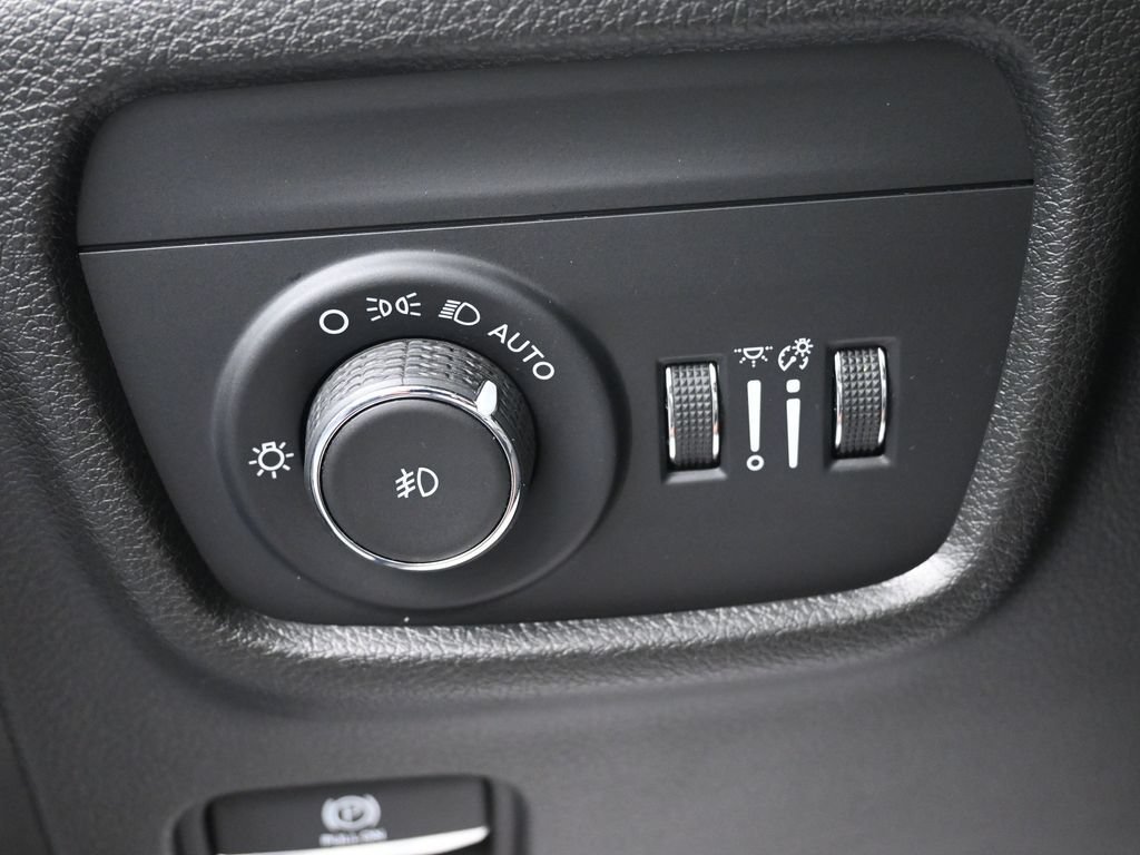 Used 2024 Jeep Grand Cherokee L Limited AWD/4WD image 21