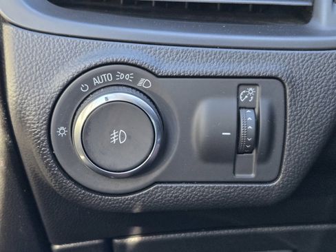 Used 2020 Buick Envision Essence image 24