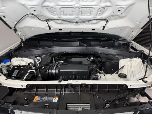 Used 2020 Ford Explorer XLT w/ Equipment Group 202A RWD image 8