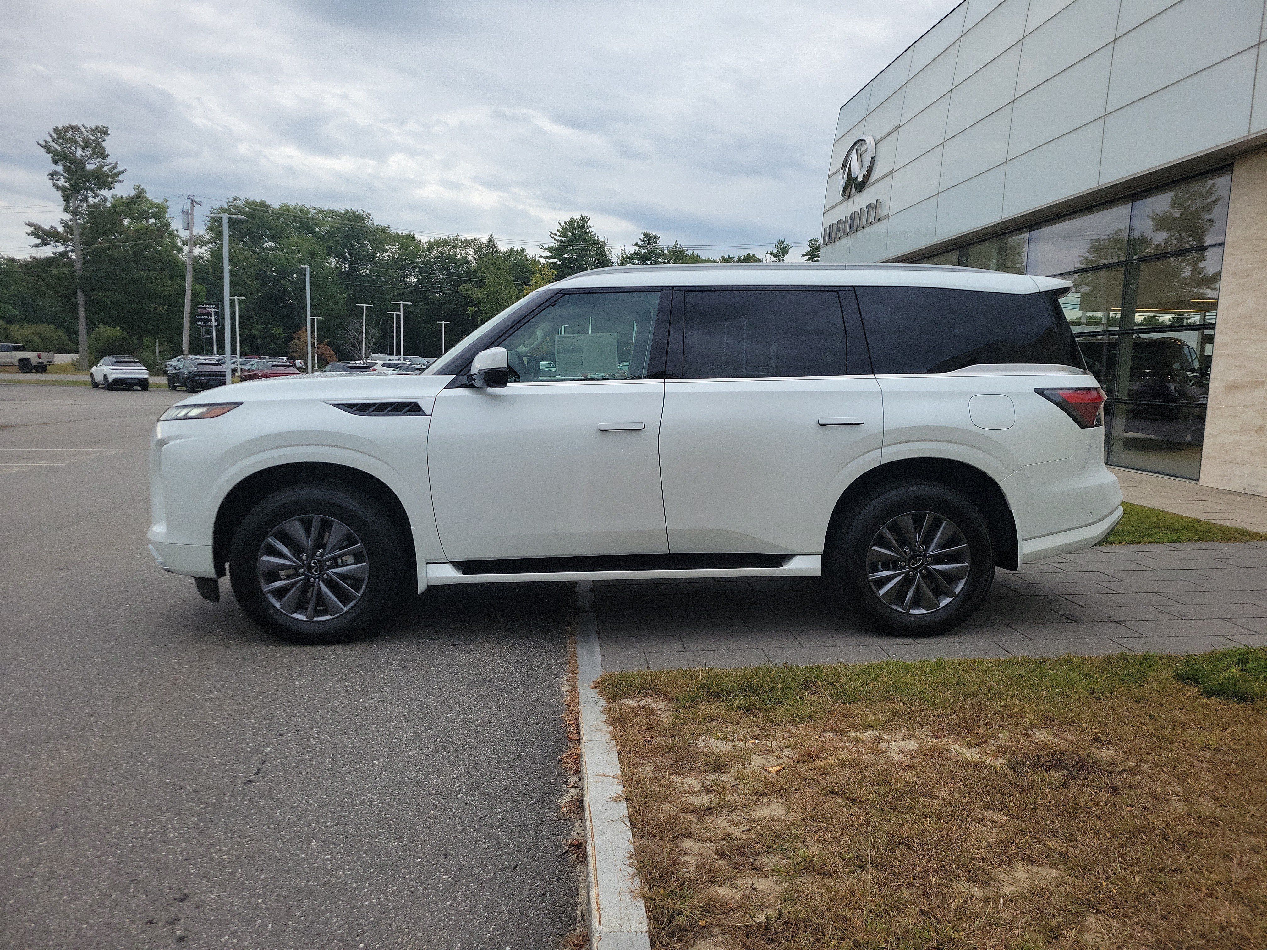 New 2027 INFINITI QX80 Pure w/ Cargo Package AWD/4WD image 2