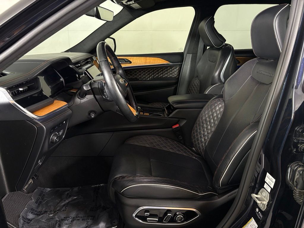 Used 2023 Jeep Grand Cherokee Summit AWD/4WD image 21