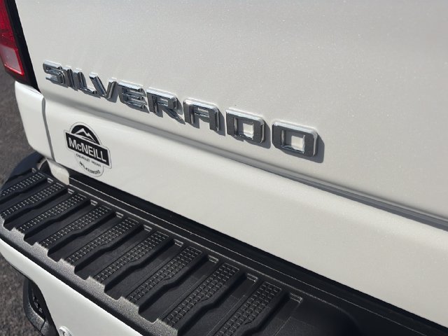 Used 2025 Chevrolet Silverado 2500 High Country w/ Technology Package AWD/4WD image 31